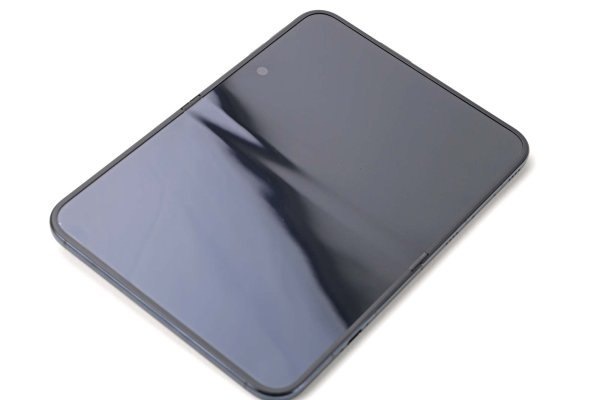 iPhone Duo without the matte layer, crease visible